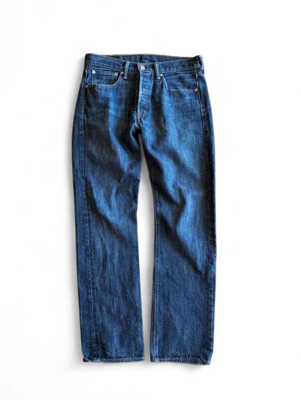 Vintage Levi's 501 blue denim jeans very good quality with button fly